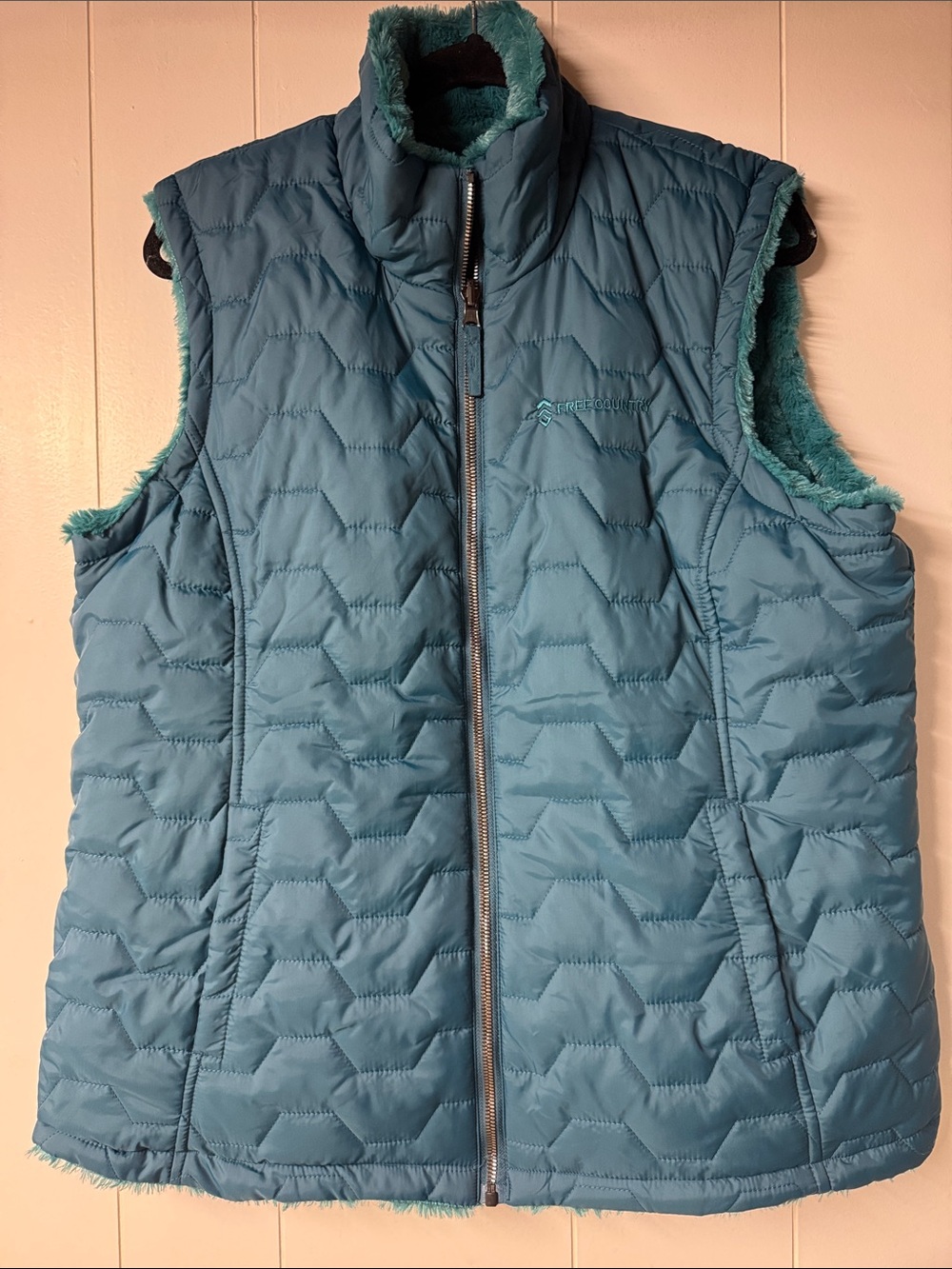 Free Country Women's Teal Quilted Faux-Fur Lined Vest